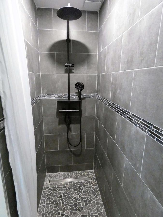 Proche Lac Du Salagou, Chambre Agreable Avec Salle D'Eau Et Wc Prive Lacoste  Dış mekan fotoğraf